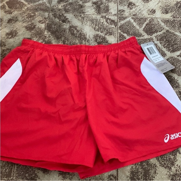 🏃‍♀️🆕 ASICS Women's Wicked Short red /white size medium (lined with brief) - Picture 3 of 8